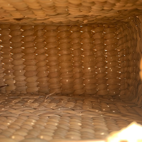 Vintage Woman’s Wicker Handbag - Picture 8 of 14